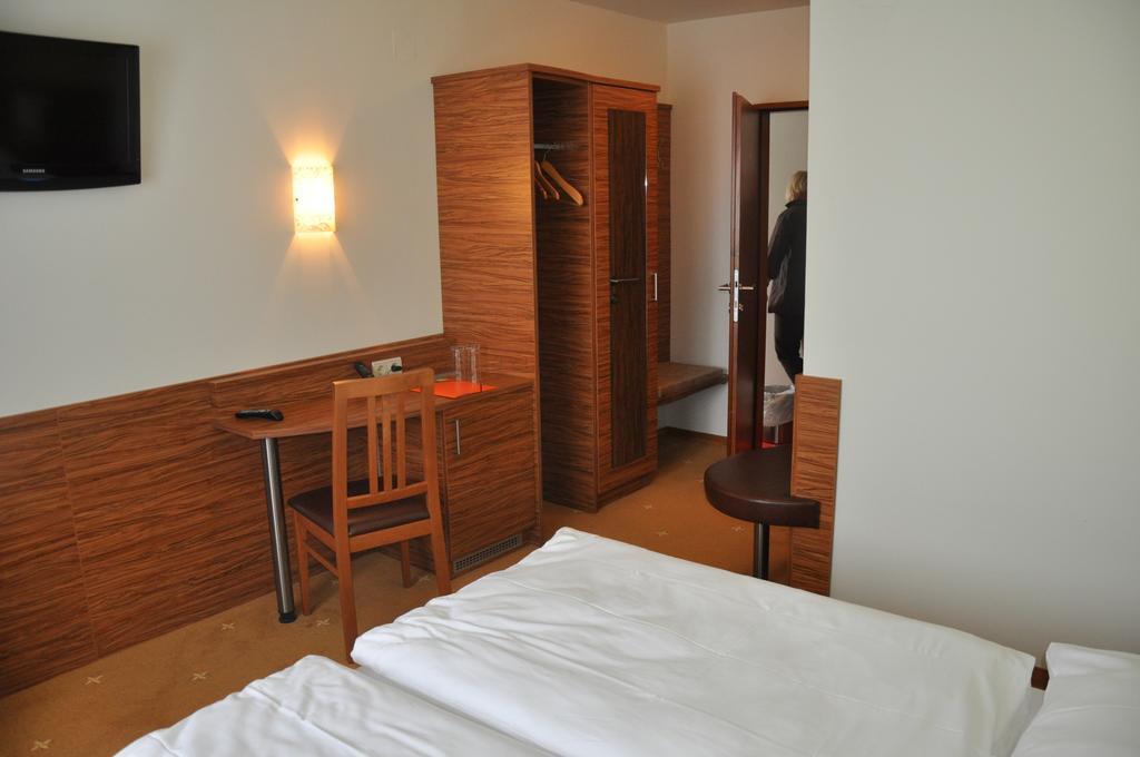 Gasthof Zur Linde Sankt Andrä bei Frauenkirchen Habitación foto