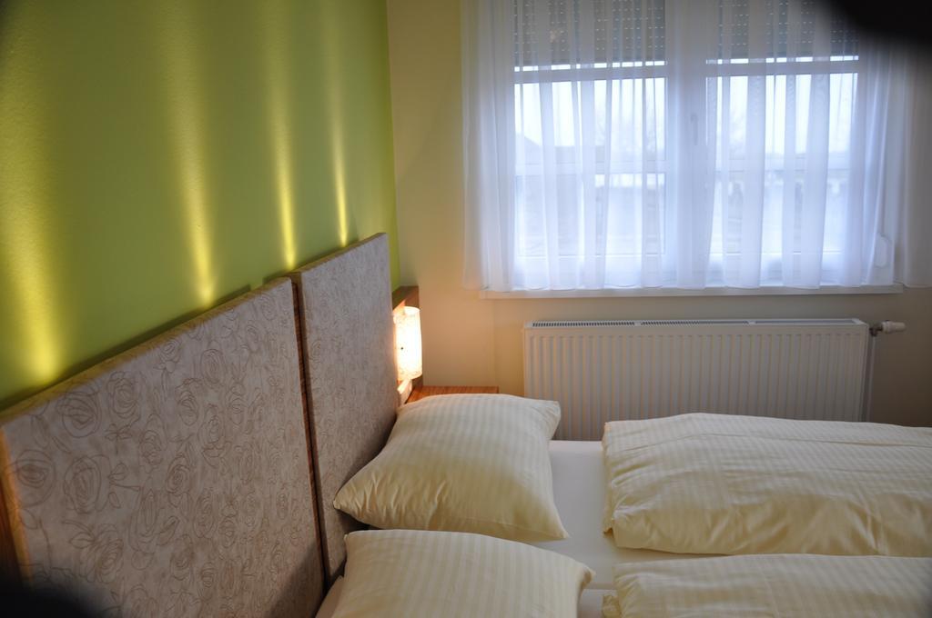 Gasthof Zur Linde Sankt Andrä bei Frauenkirchen Habitación foto